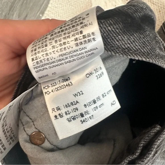 NWT Levis 501 Black Button Fly Shorts sz 32 - Picture 2 of 5